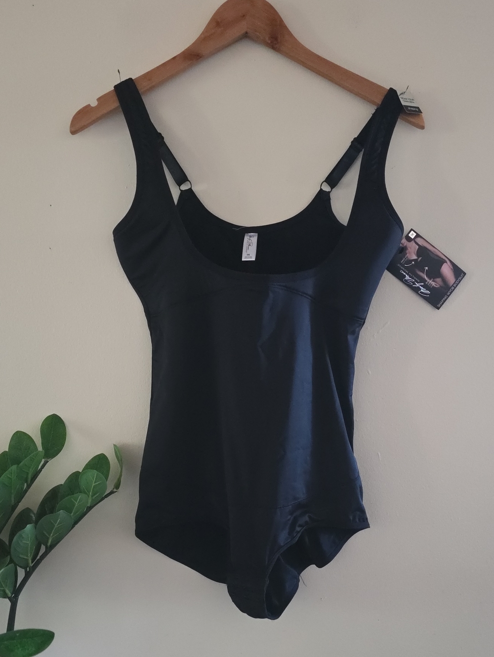 Marilyn Monroe BNWT Shaping WYOB Bodysuit - Black 1X ( $42 USD)